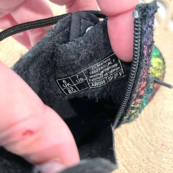 Dr Martens Infant 1460 Metallic Suede Ankle Boots in Black + Rainbow US 7 - Picture 8 of 9